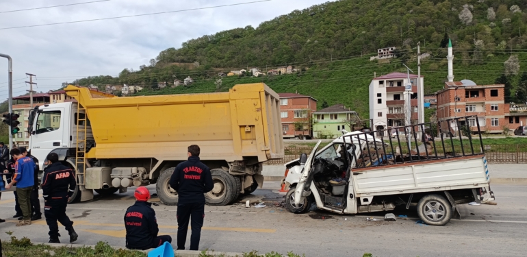 Son Dakika Araklı’da feci kaza ölü Yaralılar var