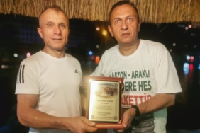 Picsart_22-08-22_20-44-30-622