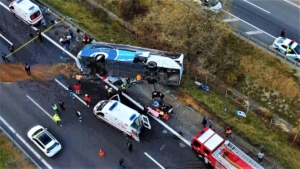 BOLU TEM'DE FECİ KAZA: 3 ÖLÜ, 16 YARALI KAZA YERİ HAVADAN GÖRÜNTÜLENDİ
