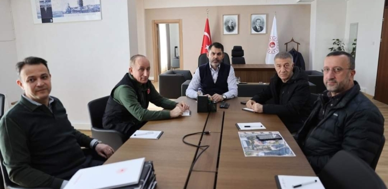 Picsart_23-02-26_18-05-40-009