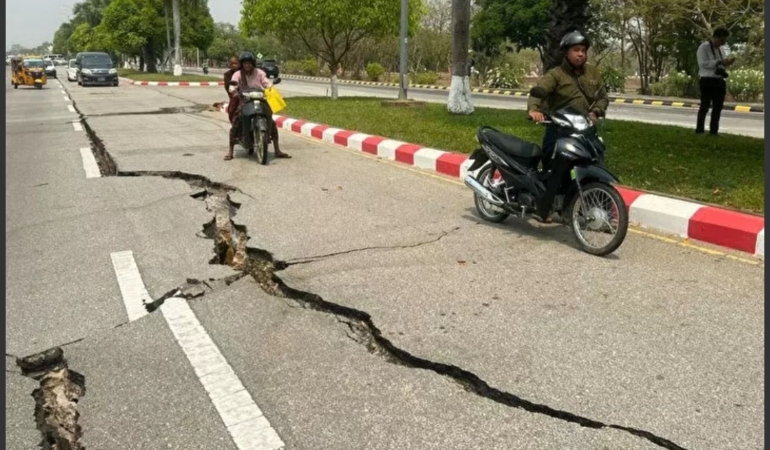 7.7 Büyüklüğünde Deprem